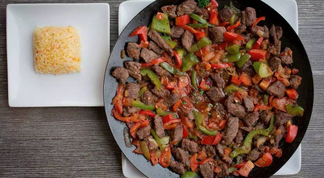 Bayram sofralarınız adeta taçlanacak! Kurban etiyle yapılan en lezzetli 5 yemek 1